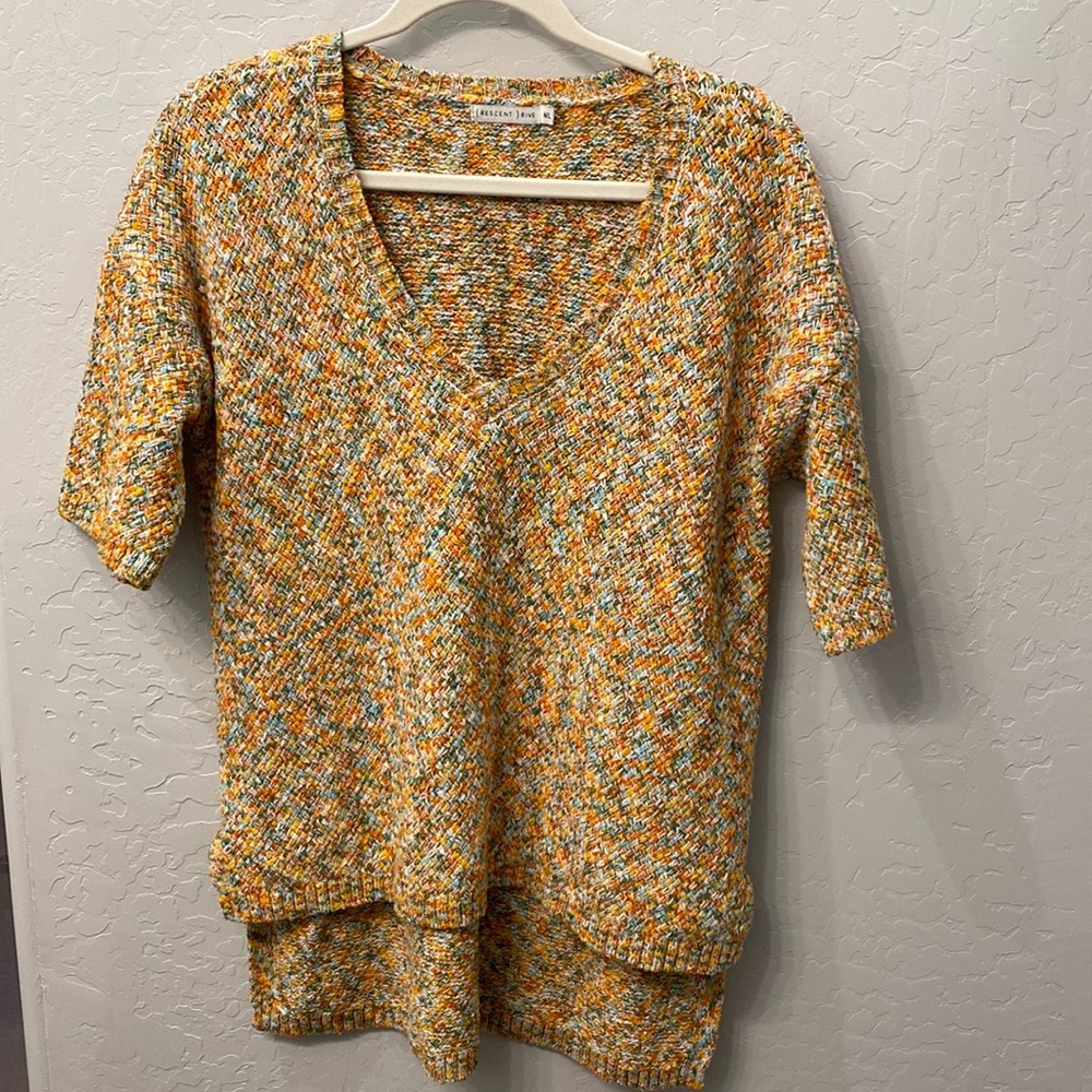 (Rescent) Rive sweater. Size Medium/Large